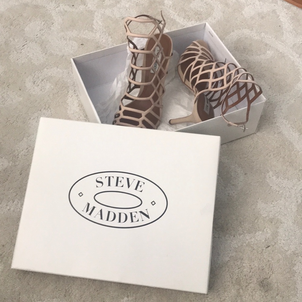 Steve Madden -Slithur high heel